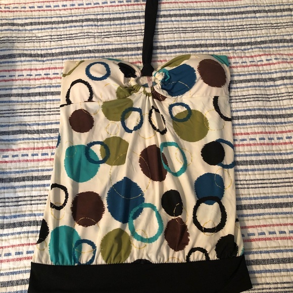 Tops - Picture 2 of 8